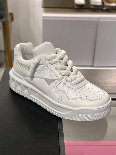 Valentino Roman Borchie Sneaker Donna in Pelle