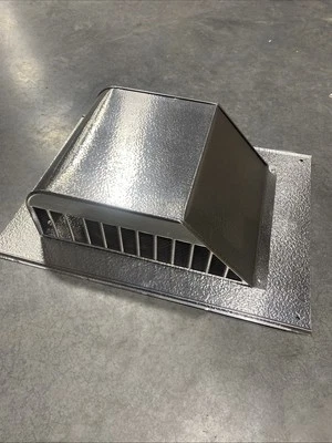 60 sq. in. Persiana trasera inclinada de aluminio GAF ventilación de techo estática en molino Foto 1 de 4