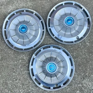 3 Vintage 1962 CHEVROLET CHEVY IMPALA SS Hubcaps Wheel Covers - Picture 1 of 8