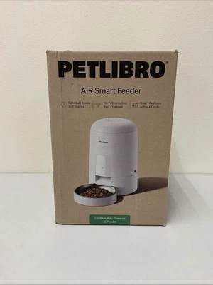 Petlibro 2L Wire Free Air Automatic WiFi Cat and Dog Automated Feeder - Image 1 of 4