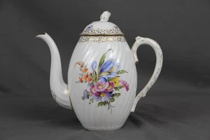 Nymphenburg Porzellan Kaffeekanne Kanne gerippt Blumendekor Goldbordüre - Bild 1 von 14