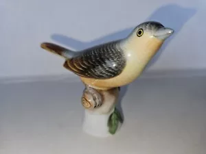 HEREND, GRAY SINGER BIRD WITH LT. BLUE BEAK, HANDPAINTED PORCELAIN FIGURINE 5048 - Picture 1 of 6