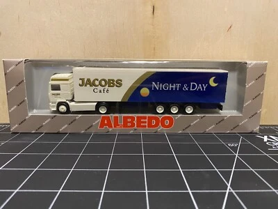 Albedo 300133 - Semirremolque Volvo F12 tractor y remolque - Jacobs Café - 1:87 HO Foto 1 de 4