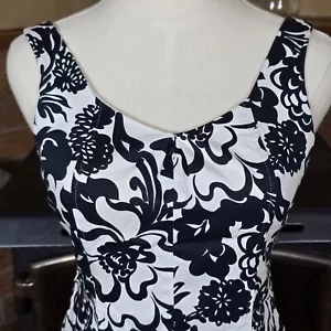 Jessica Howard Fit and Flare Kleid mit schwarz-weißem Blumenmuster Größe 4P - Bild 1 von 6