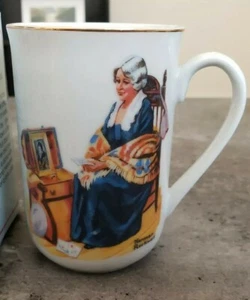 VINTAGE 1983 (MEMORIES) A COLLECTORS PORCELAIN MUG BY NORMAN ROCKWELL   - Picture 1 of 12