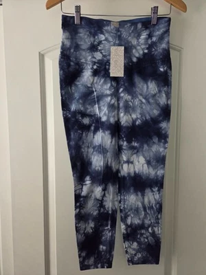 Chico's ZENERGY SO SLIMMING Star Tie Dye Legging Crop Women's Size 0 Galaxy Blue - Image 1 of 4