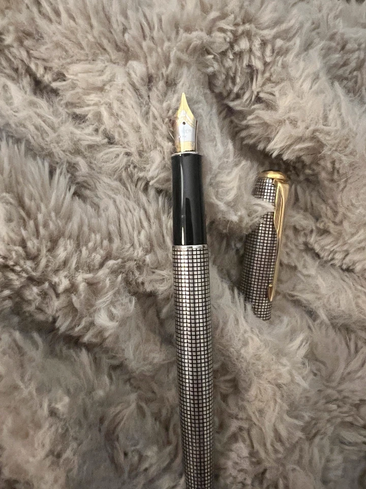 Pluma Estilográfica Parker Premium Oro 18k Plumín Foto 1 de 4