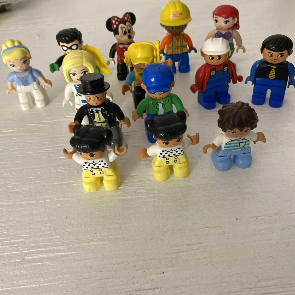 Lego Duplo Lote De 14 Mini Figuras De Acción Minnie Cenicienta Sirenita Tonka  Foto 1 de 1