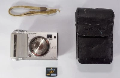 Fujifilm FinePix E500 4.1MP CCD Digital Camera - Tested & Working + xD Card - Image 1 of 4