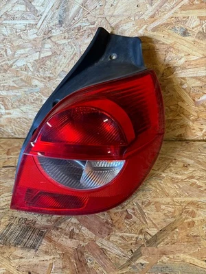 R3* Renault Clio 3 Anno 2006 Luce Posteriore Luce Freno Destra 8200459960 - Immagine 1 di 4