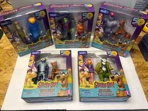 Walmart Exclusive 50th Anniversary Years Of Scooby-Doo Shaggy Velma Daphne Set 5 - Picture 1 of 1