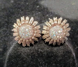 Fabulous CROWN TRIFARI Signed Aurora Borealis & Gold Tone Sunflower Flower Clip - Bild 1 von 6