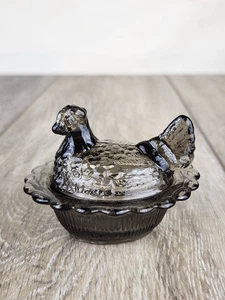 Rauchglas Henne auf Nest Salzkeller - geraffter Rand Mini Schale 3" - Bild 1 von 8