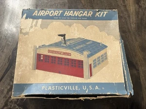 Plasticville Airport Hangar AP-1 Complete Original Box (Rough) - Picture 1 of 10