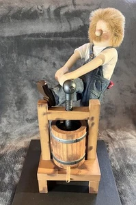 Zim's Heirloom Collectibles 2000 Weinmacher Nussknacker 15" hoch NEU - Bild 1 von 6
