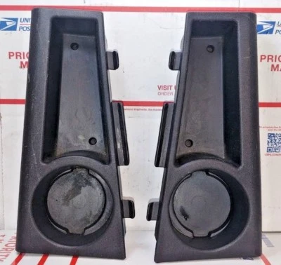 04 05 06 07 PORTAVASOS TRASERO CADILLAC SRX Portavasos LH RH 03-021-D 03-020-D NEGRO Foto 1 de 4