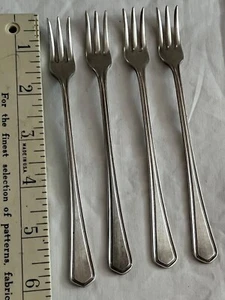 Set 4 Wallace Saxon Silver Plate Cocktail Forks 6” Antique - Bild 1 von 4