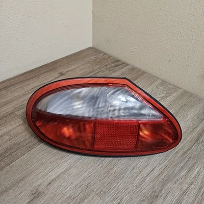 Luz de freno trasera izquierda del lado del conductor 97-00 Jaguar X100 XK8 XKR LJA4901BD Foto 1 de 4