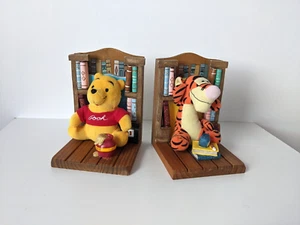 Disney - Winnie the Pooh & Tigger / Book End Buddies - Wooden Book Ends Set - Picture 1 of 19
