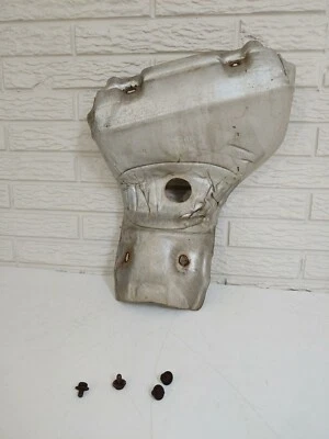 2012-2014 福特福克斯排气歧管隔热罩原始设备制造商带螺栓绝缘  — 第 1/4 张图片