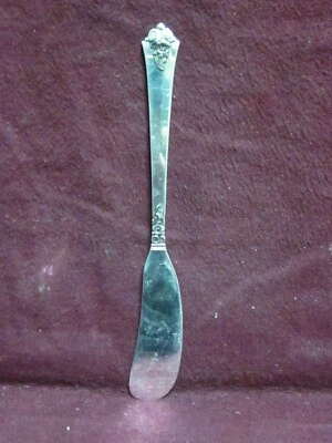 Royal Crest Sterling CASTLE ROSE FLAT  BUTTER SPREADER 5 3/4"  25g  No Monogram - Image 1 of 4
