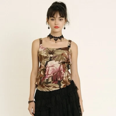 Camiseta sin mangas boho Express Design Silk Fairy XS verde marrón floral con volantes en capas Foto 1 de 4