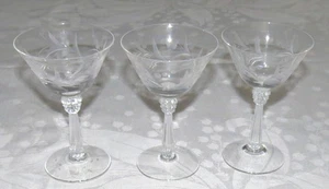 Fostoria Cynthia TRES copas de cóctel de licor de 5 pulgadas - Imagen 1 de 4
