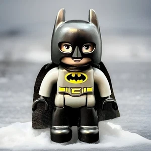 Lego Duplo Batman Mini Figure Gray w/Black Cape From 2017 Set Super Heroes 10842 - Picture 1 of 4