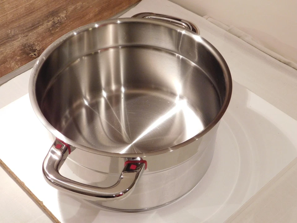 WMF Kochtopf 24 cm 5,6 Liter Premium One Topf ohne Deckel 3201002612 - Bild 1 von 1