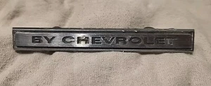 3942788 1969 Chevy Chevelle Header Panel Emblem Badge Script  CHEVROLET 3942788 - Bild 1 von 4