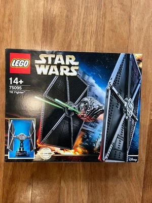 LEGO Star Wars: TIE Fighter (75095) - Image 1 of 2