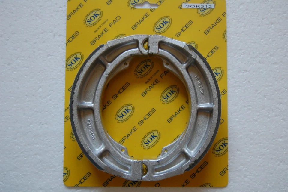 REAR BRAKE SHOES fit SUZUKI VL 800 Intruder Volusia 2001-2004 VL800  - Image 1 of 1