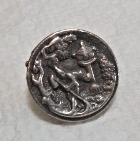 Vintage Antique Metal Picture Story Button LAD WHO CLEARED THE GARDEN PATH 5/8" Cover