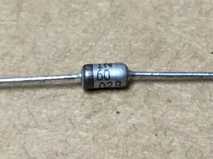 (1 PC)  MOTOROLA  1N6002B  Zener Diode, Two Terminal, 12 Volt, 5%, DO-204AA - Picture 1 of 3