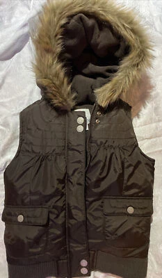 CHALECO ACOLCHADO CON CAPUCHA AZUL MARINO ANTIGUO para niñas Marrón Talla Exterior Chaqueta Grande Usado en Excelente Condición Foto 1 de 4