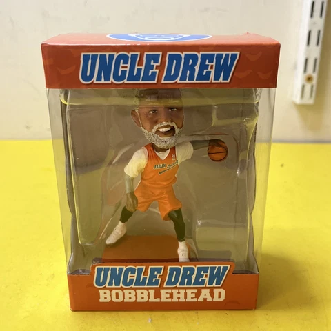 🔥🔥🔥Kyrie Irving/Uncle Drew Harlem Buckets Exclusive Bobblehead Cover