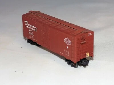 N Scale NYC Pacemaker 168658 Box Car - Custom Battery Operated w/ Rear Red Light - Image 1 of 4