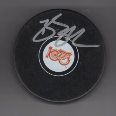 PUCK DE HOCKEY BRENDAN SHANAHAN FIRMADO CENTENARIO DETROIT ALAS ROJAS CERTIFICADO DE AUTENTICIDAD BECKETT QR Foto 1 de 2