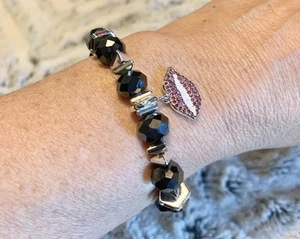 Bomb Party Black Faceted Beaded Bracelet w Pink Rhinestone Lips/BP Logo Charms - Picture 1 of 15