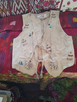 Chaleco Vintage Gamuza Años 60, Motivo Nativo Americano, Pintado a Mano, Borlas, Hippie M Foto 1 de 4