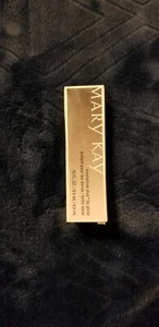 Mary Kay NouriShine Lipgloss in Rock 'N' Red - Bild 1 von 2