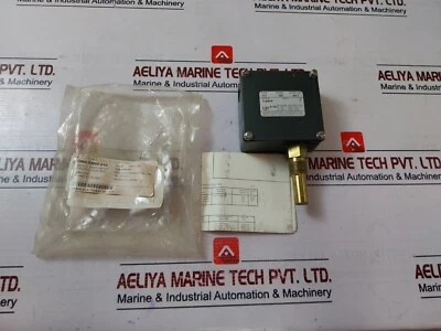 UNITED ELECTRIC 102 Temperature Control Switch 15 Amps 125/250 VAC - Image 1 of 4