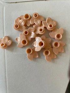LEGO-NEW-#32607--LIGHT NOUGAT-ROUND PLANT PLATE 1 X 1 W/ 3 LEAVES -25 PIECES - Picture 1 of 1