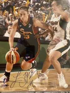 Lindsay Whalen Autographed 16x20 - Picture 1 of 1