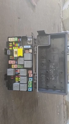 2008 2009 Jeep Liberty Dodge Nitro TIPM Fuse Box 04692288AD OEM - Image 1 of 4