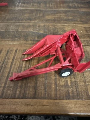 Vintage McCormick International Harvestor Corn Picker Toy 666-8802 - Image 1 of 2