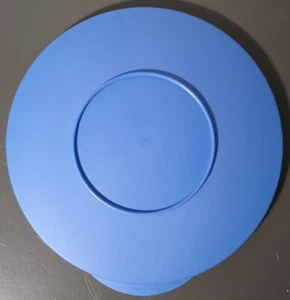 Tupperware Impressions Replacement Snap Cover Lid 3094B-4 8 1/2" Blue EUC! - Picture 1 of 3