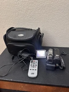 JVC Handycam GR-DF450U With Carry Bag ,battery + charger - Picture 1 of 2