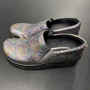 Klogs Mission Clog Scarpe Donna US 7.5 Antiscivolo Stampa Geometrica Nero - Foto 1 di 7