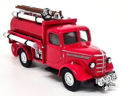 Matchbox Yesteryear - YFE04 1939 Bedford Tanker Diecast model Fire Truck - Image 1 of 4